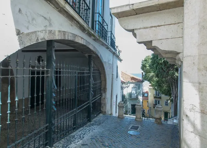 Portugal Here I - Alfama Lisboa